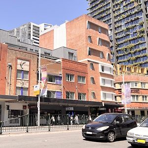 Sydney Riseon Hotel